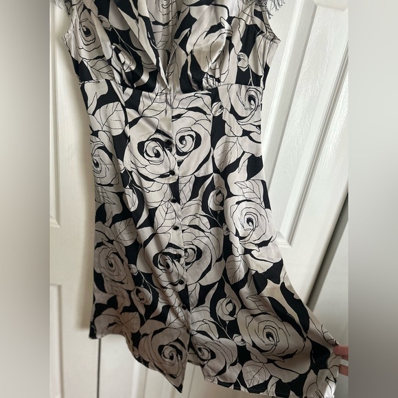 ❤️ 3/$15❤️ Bebe Silk dress - Picture 8 of 13